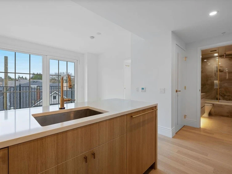 307-2096 W 47th Avenue, Vancouver, BC, V6M 0E5 - 11
