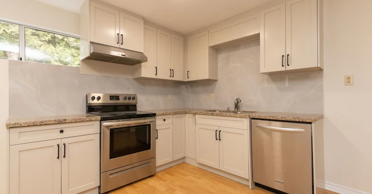 13811 17 Avenue, Surrey, BC, V4A 7C2 - 3