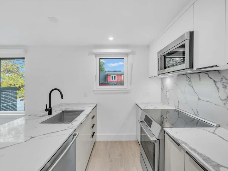 108-2085 E 1 Avenue, Vancouver, BC, V5N 1B6 - 8