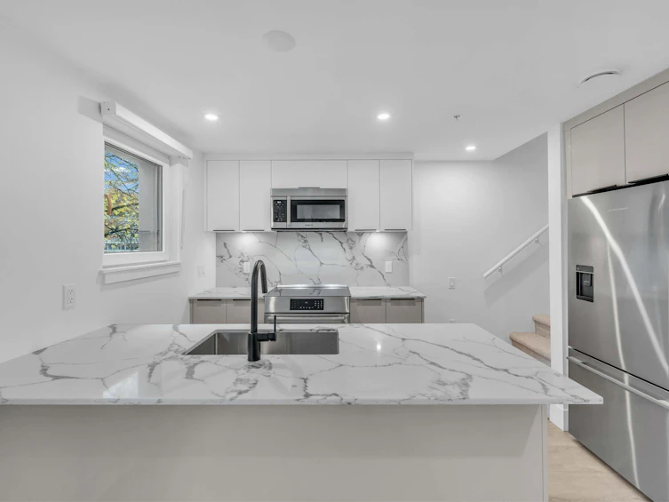 108-2085 E 1 Avenue, Vancouver, BC, V5N 1B6 - 9