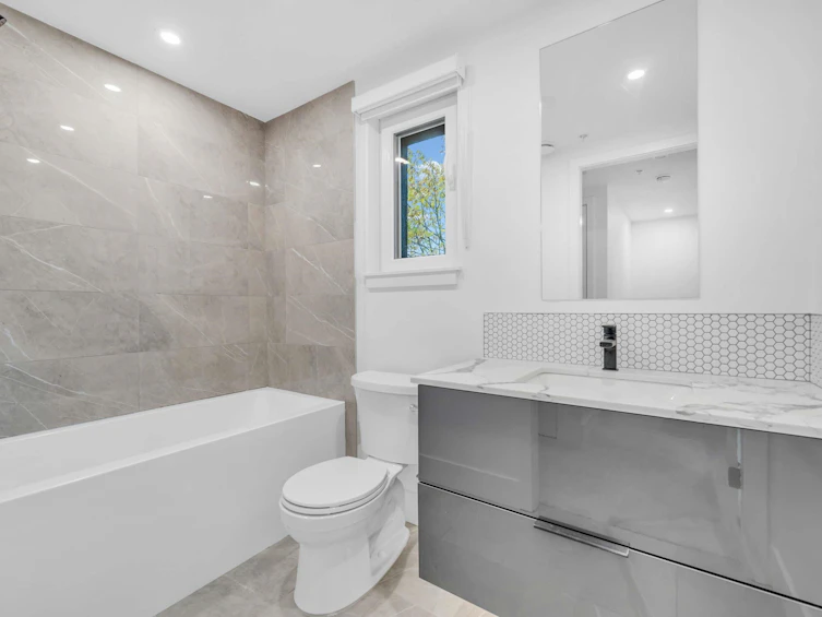108-2085 E 1 Avenue, Vancouver, BC, V5N 1B6 - 24