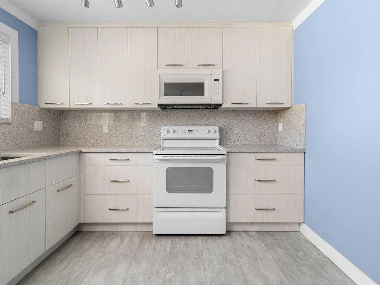 1204 Nestor Street, Coquitlam, BC, V3E 1H6 - 10