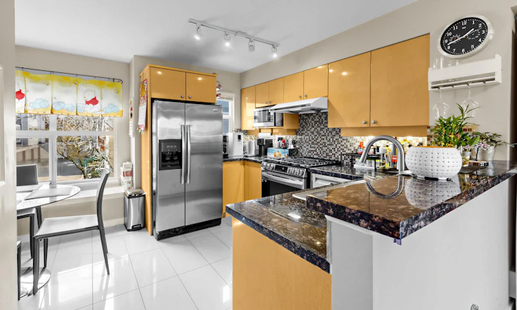 19-7100 Lynnwood Drive