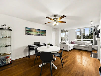 503-2088 Madison Avenue - 5