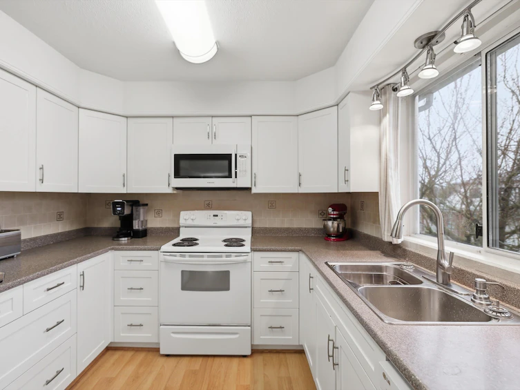 14390 78 Avenue, Surrey, BC, V3W 0L3 - 11