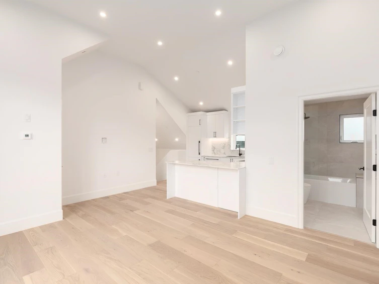 849 E 19th Avenue, Vancouver, BC, V5V 1K6 - 6