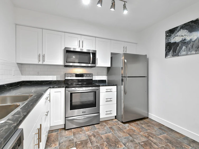 203-33165 2 Avenue, Mission, BC, V2V 6T8 - 2