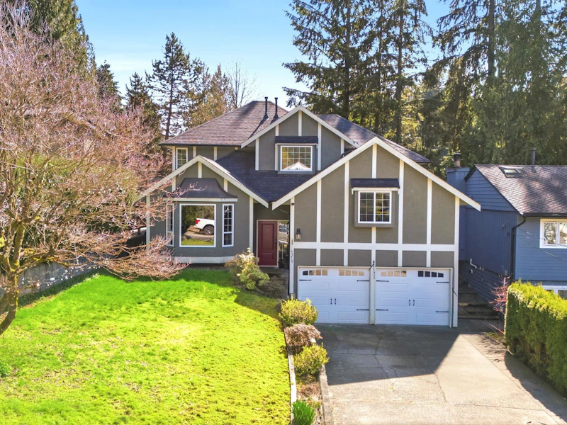 4575 Cliffmont Road, North Vancouver BC V7G 1J8