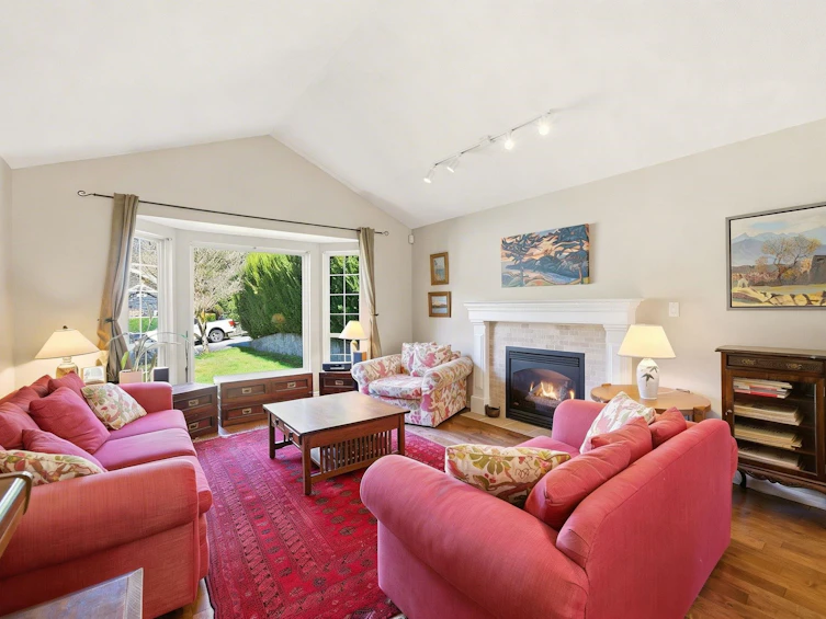 4575 Cliffmont Road, North Vancouver, BC, V7G 1J8 - 14