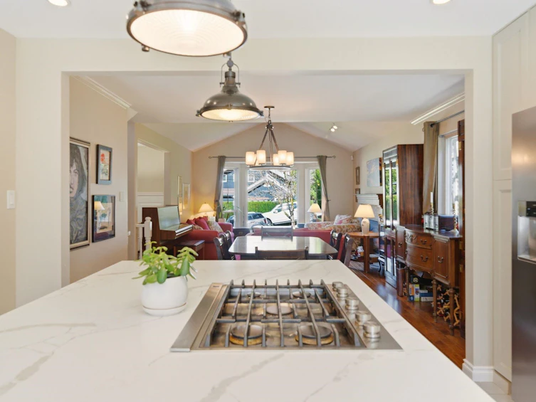 4575 Cliffmont Road, North Vancouver, BC, V7G 1J8 - 7