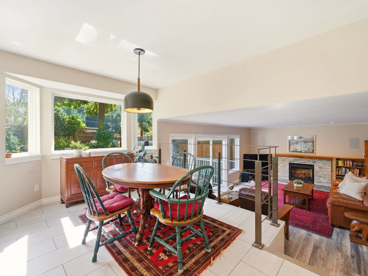 4575 Cliffmont Road, North Vancouver, BC, V7G 1J8 - 9