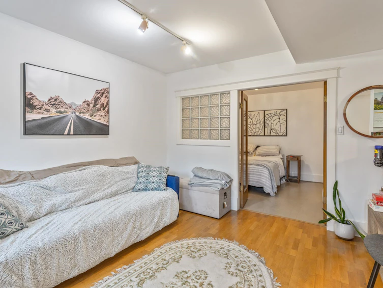 2582 W 6th Avenue, Vancouver, BC, V6K 1W5 - 31