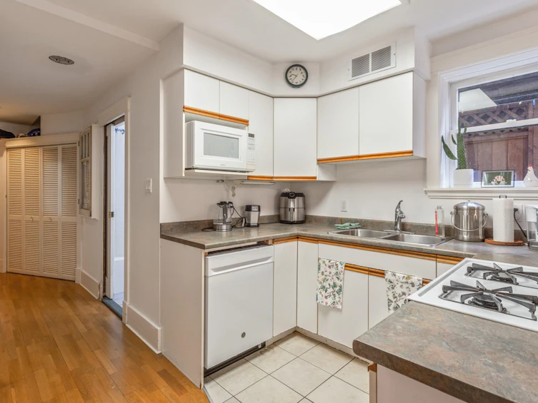 2582 W 6th Avenue, Vancouver, BC, V6K 1W5 - 34