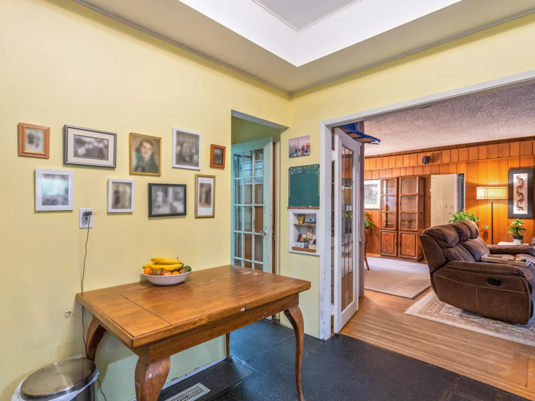 2582 W 6th Avenue, Vancouver, BC, V6K 1W5 - 16
