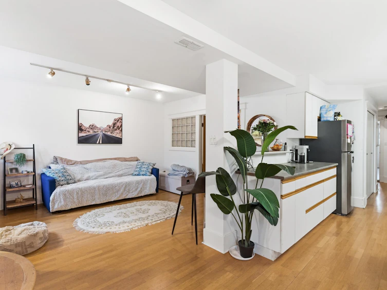 2582 W 6th Avenue, Vancouver, BC, V6K 1W5 - 33
