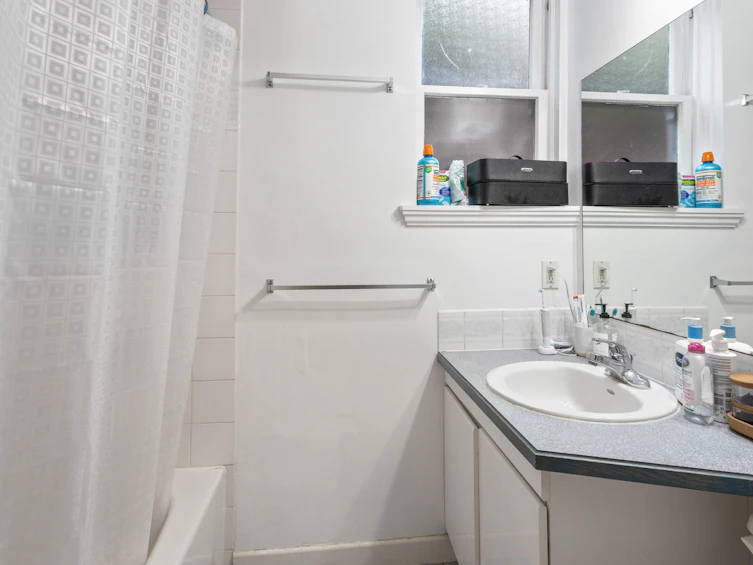 2582 W 6th Avenue, Vancouver, BC, V6K 1W5 - 38