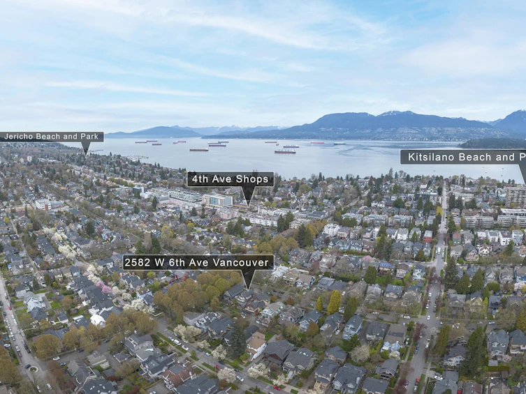 2582 W 6th Avenue, Vancouver, BC, V6K 1W5 - 2