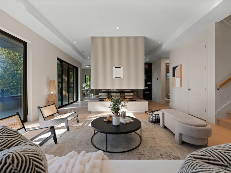 5657 Westport Road, West Vancouver, BC, V7W 1V3