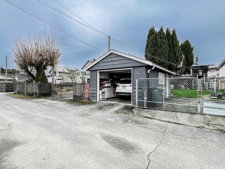 3156 Adanac Street, Vancouver, BC, V5K 2N9 - 32