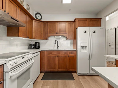 102-3190 Gladwin Road - 2