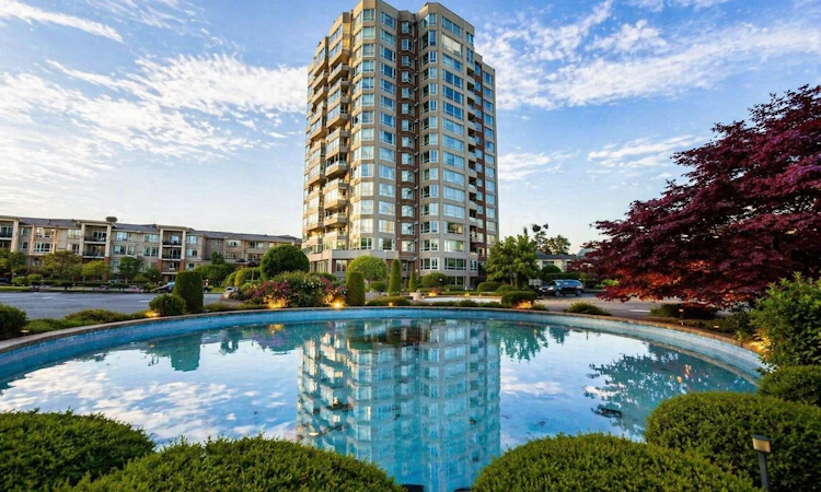 102-3190 Gladwin Road