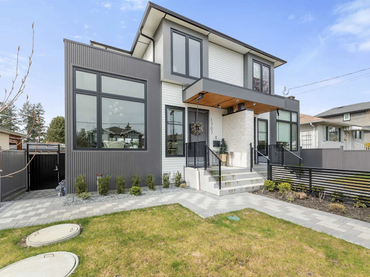 1707 Blaine Avenue, Burnaby, BC, V5A 2L9 - 2
