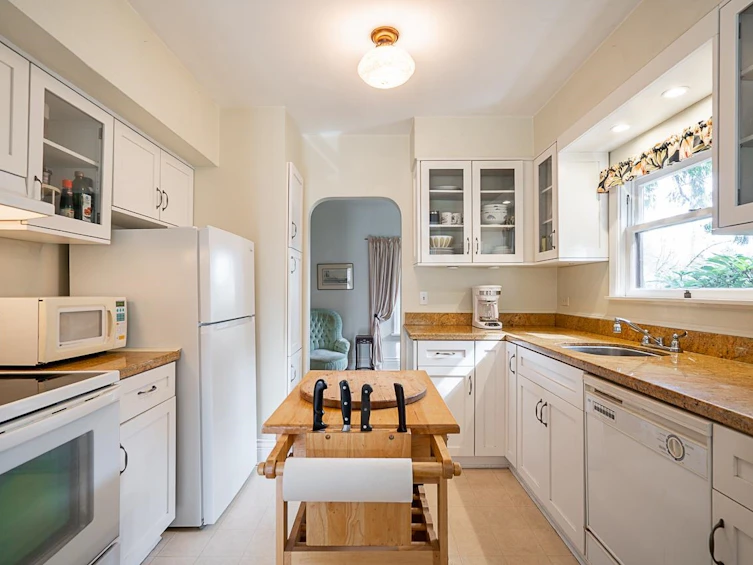 902 Fourth Street, New Westminster, BC, V3L 2W6 - 9