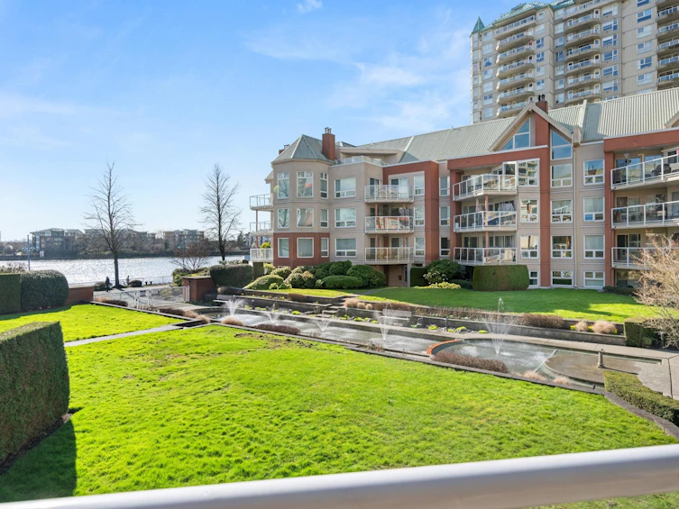 208A-1220 Quayside Drive, New Westminster, BC, V3M 6H1 - 30