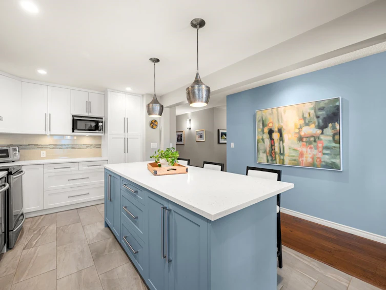 208A-1220 Quayside Drive, New Westminster, BC, V3M 6H1 - 4