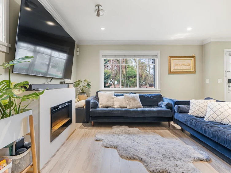 3-6511 No. 2 Road, Richmond, BC, V7C 3L4 - 3
