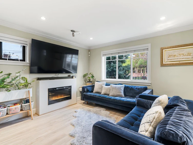 3-6511 No. 2 Road, Richmond, BC, V7C 3L4 - 4
