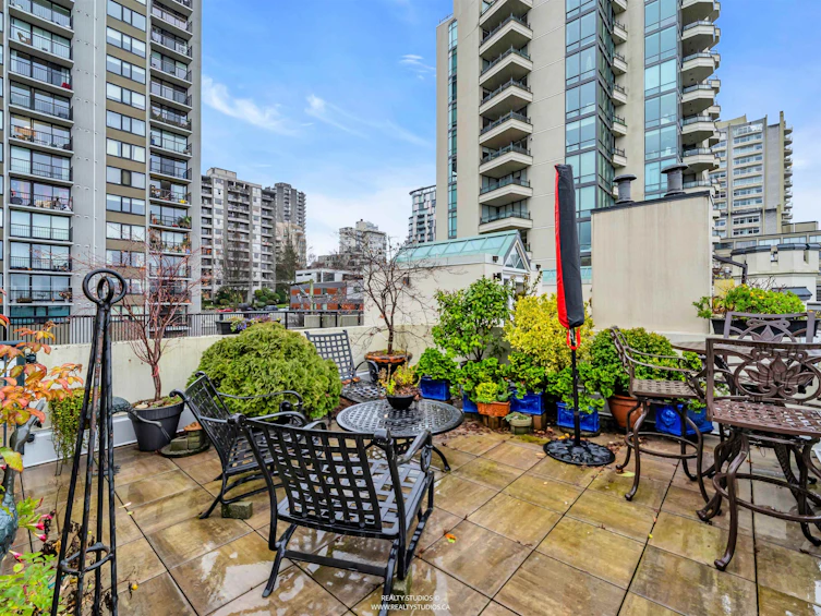 302-1311 Beach Avenue, Vancouver, BC, V6E 1V6 - 2