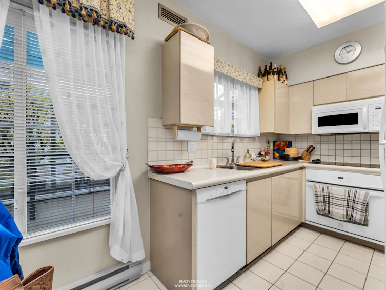 302-1311 Beach Avenue, Vancouver, BC, V6E 1V6 - 27