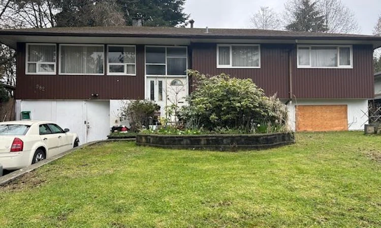 982 Lynn Valley Road