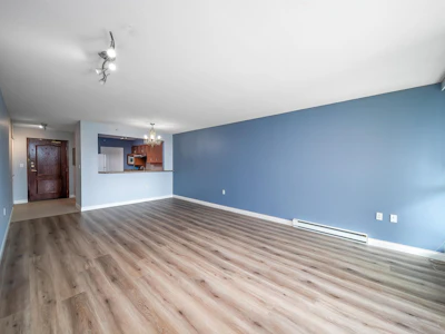 1011-7380 Elmbridge Way - 4