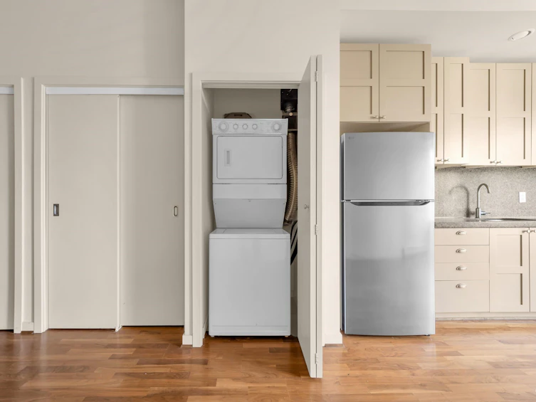 1113-1333 W Georgia Street, Vancouver, BC, V6E 4V3 - 8