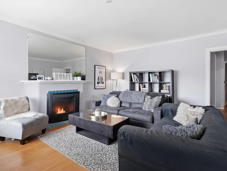 2349 E Pender Street, Vancouver, BC, V5L 1X7 - 3