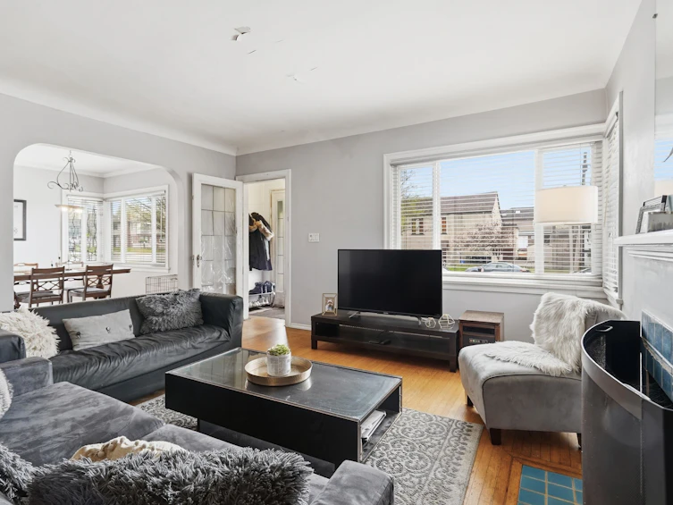 2349 E Pender Street, Vancouver, BC, V5L 1X7 - 10