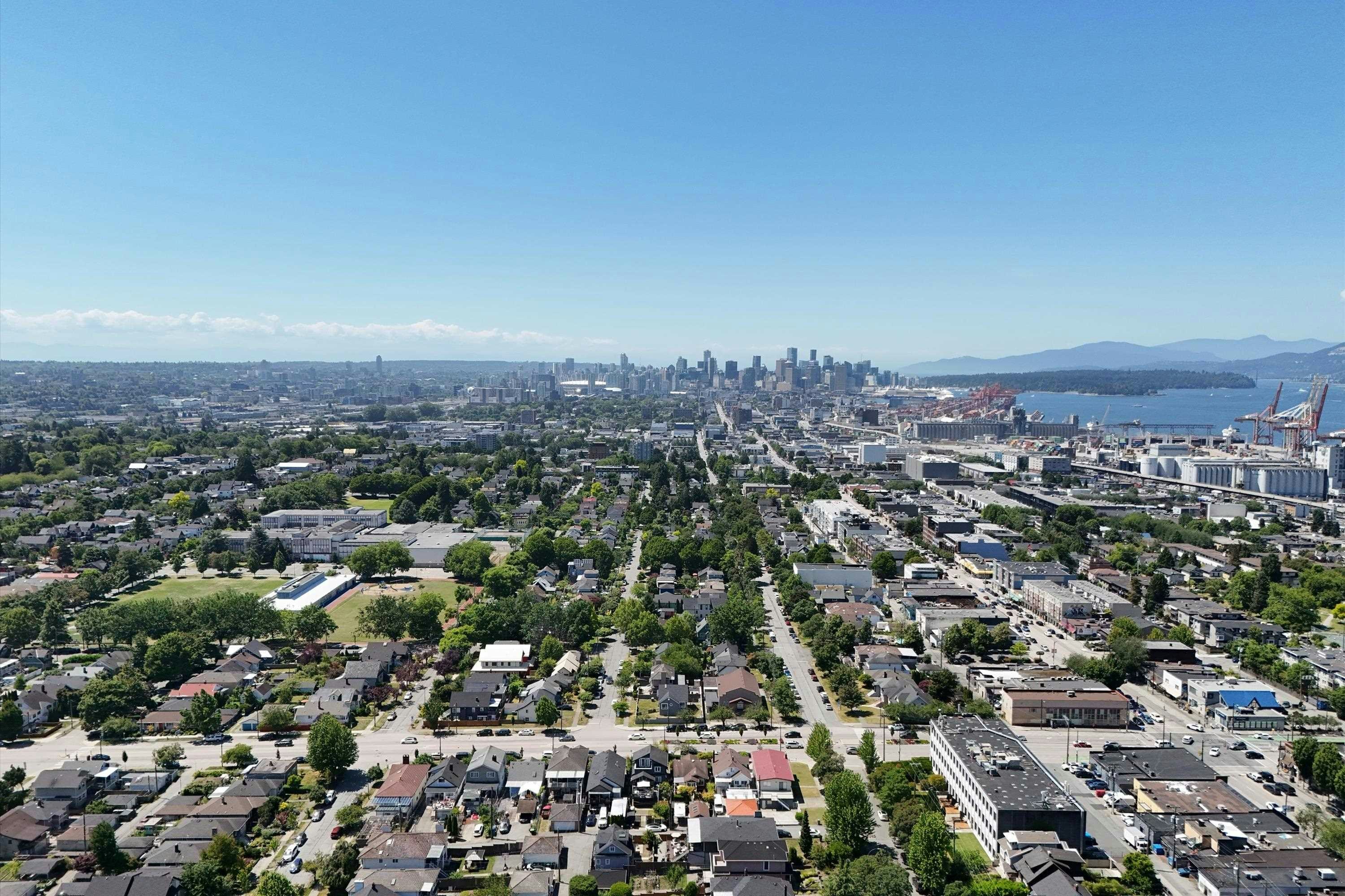 2349 E Pender Street, Vancouver, BC, V5L 1X7 - 36