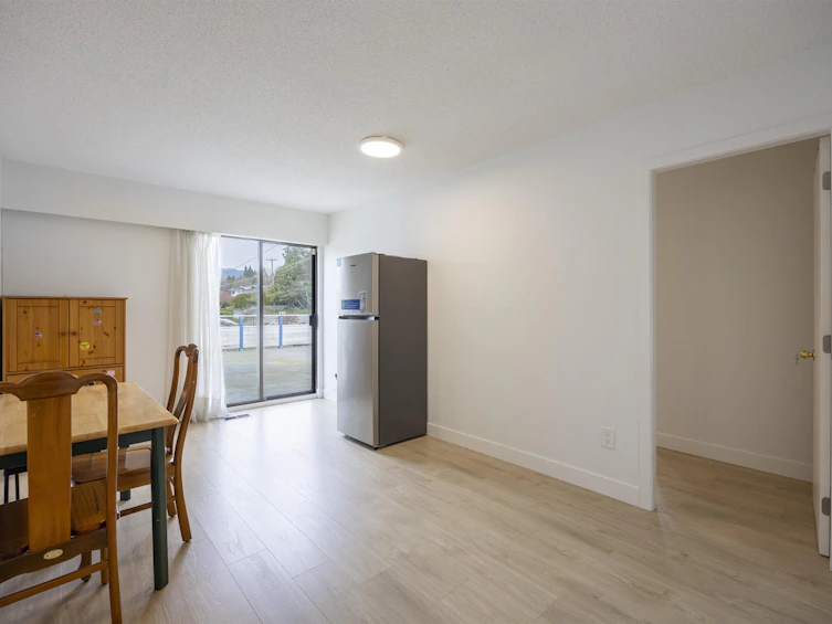 1277 Holdom Avenue, Burnaby, BC, V5B 3V5 - 15