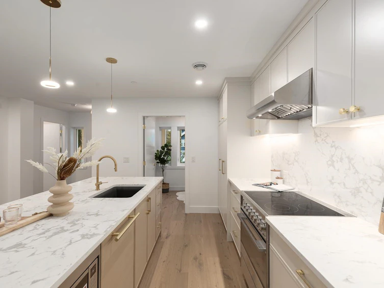 458 E 17th Avenue, Vancouver, BC, V5V 1B1 - 5