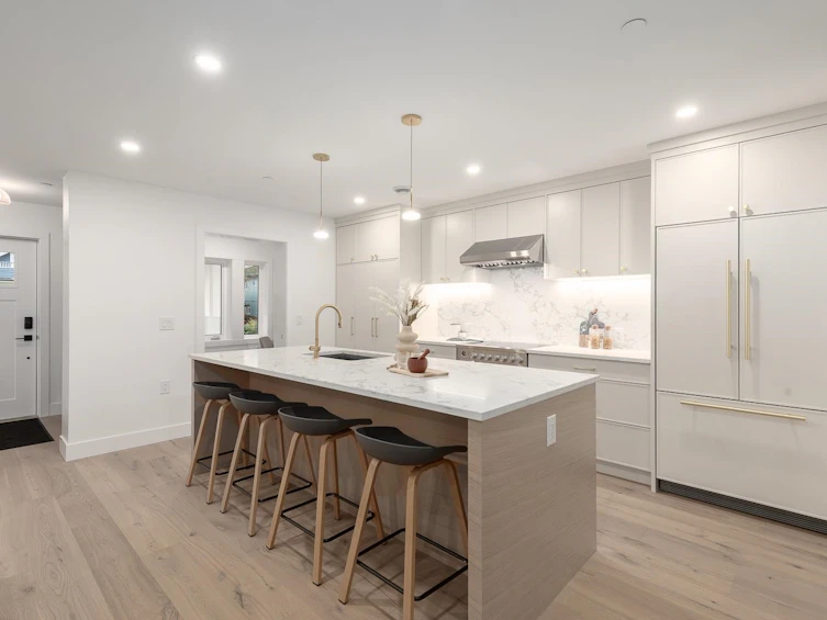 458 E 17th Avenue, Vancouver, BC, V5V 1B1 - 4