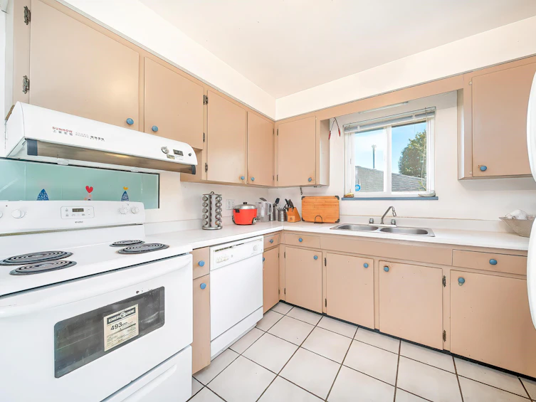 5130 Buxton Street, Burnaby, BC, V5H 1J8 - 10