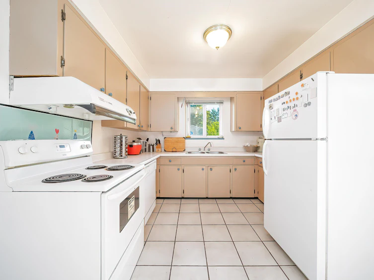 5130 Buxton Street, Burnaby, BC, V5H 1J8 - 9