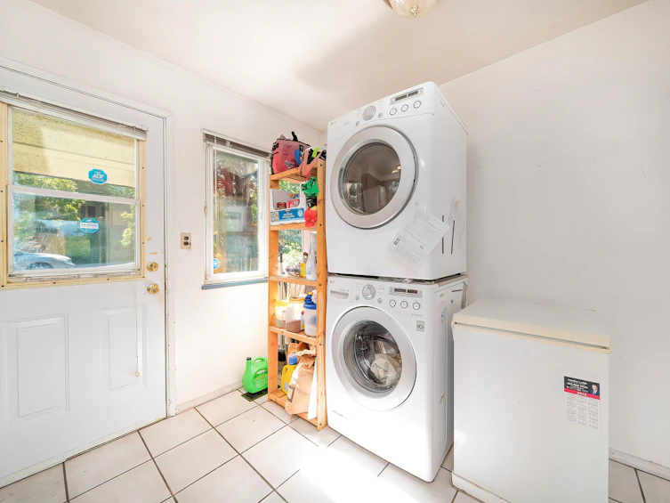 5130 Buxton Street, Burnaby, BC, V5H 1J8 - 11