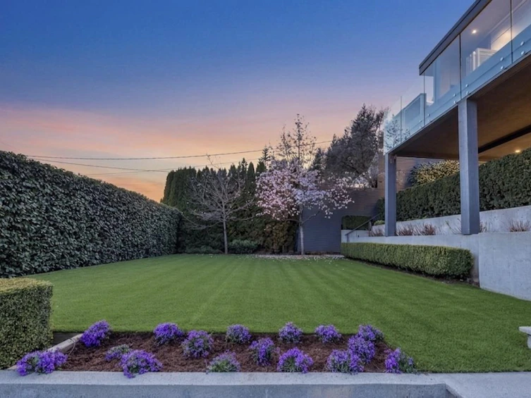 3305 Westmount Road, West Vancouver, BC, V7V 3G5 - 3