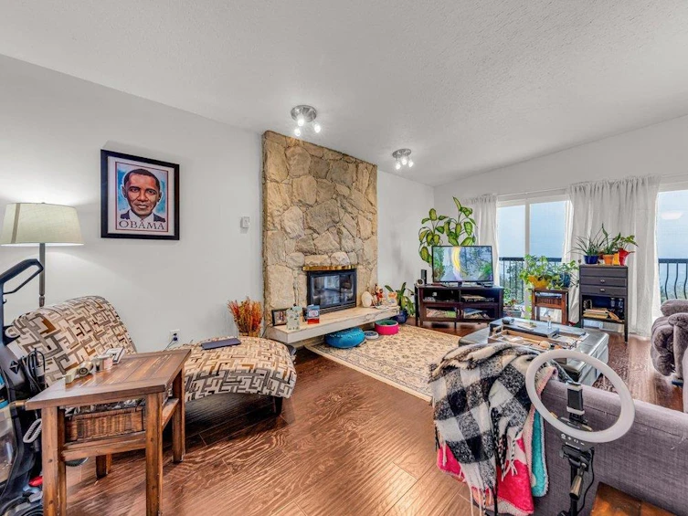 151 N Holdom Avenue, Burnaby, BC, V5B 1K2 - 12