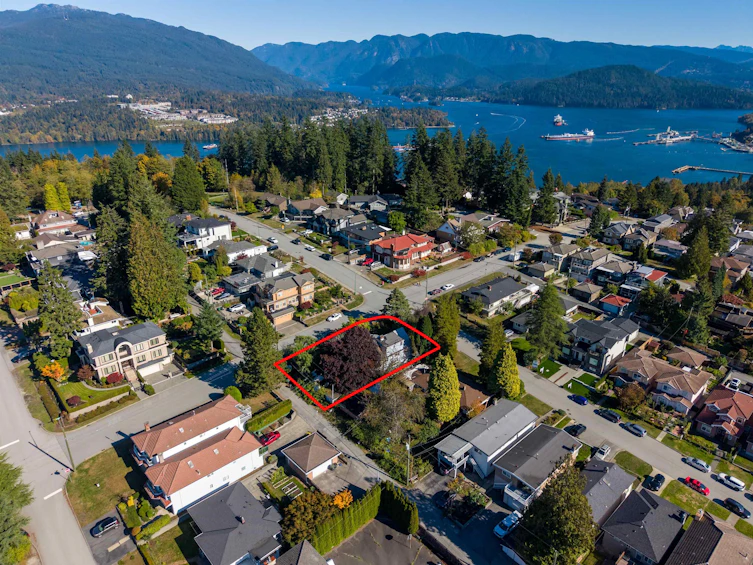 5380 Cambridge Street, Burnaby, BC, V5B 1C5 - 5