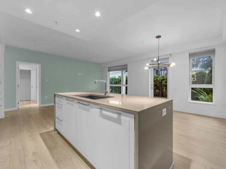 109-6677 Cambie Street, Vancouver, BC, V6P 0E6 - 5