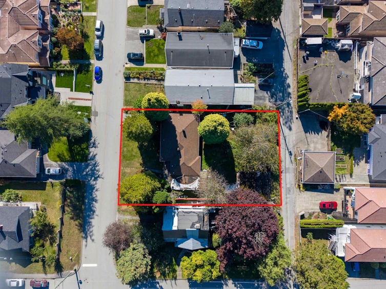 123 N Grosvenor Avenue, Burnaby, BC, V5B 1J1 - 6